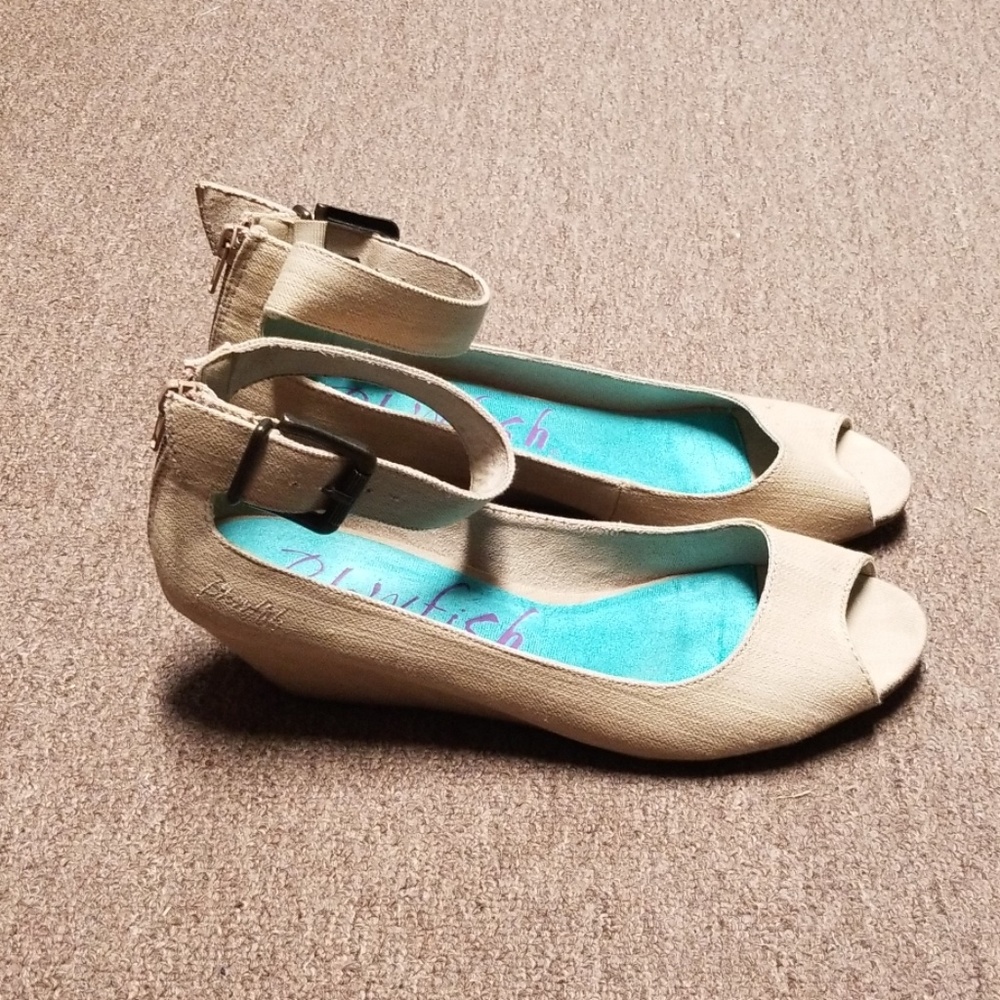 Shoes - Picture 2 of 2